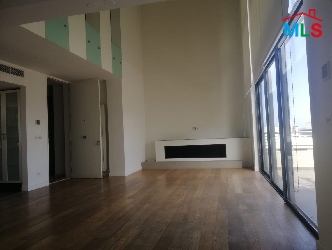 Spacious Duplex With Open view for Sale In Achrafieh, Sioufi