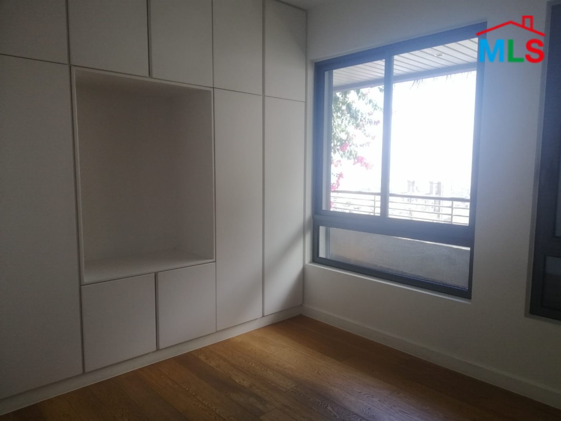 Spacious Duplex With Open view for Sale In Achrafieh, Sioufi