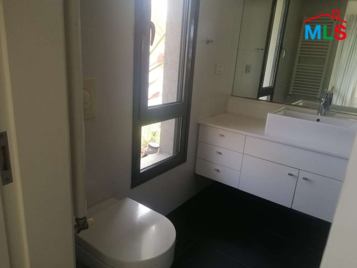 Spacious Duplex With Open view for Sale In Achrafieh, Sioufi