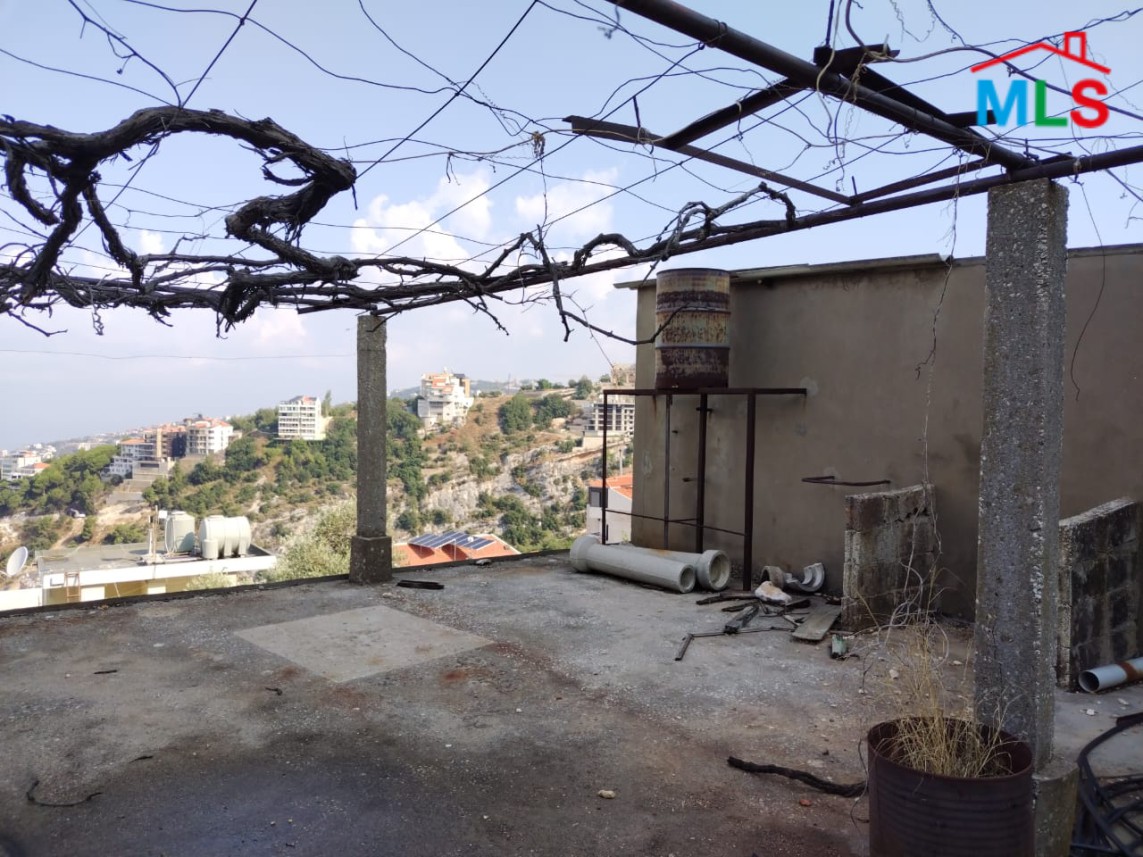Old House with Land for Sale in Chnaniir