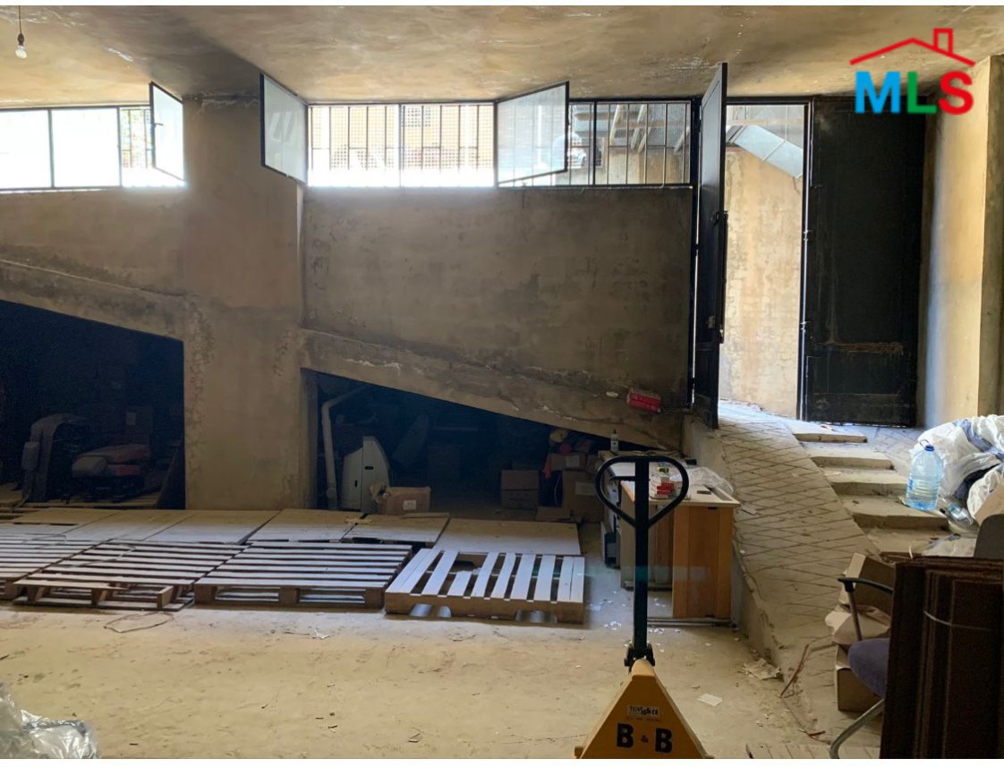 Open Space Warehouse for Sale In Bouchrieh