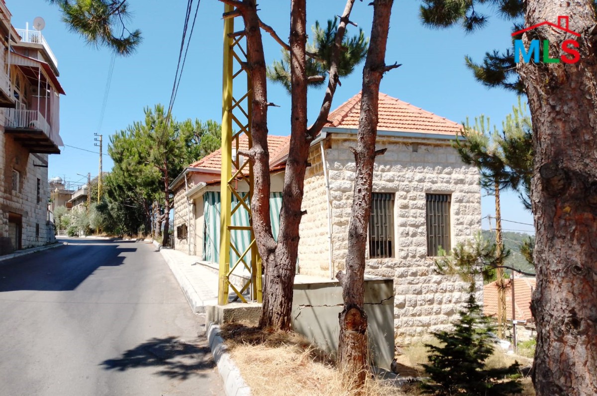 370 SQM Land With Old House for Sale in Khenchara
