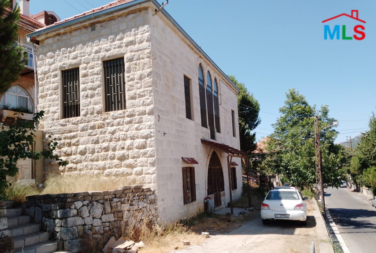 370 SQM Land With Old House for Sale in Khenchara