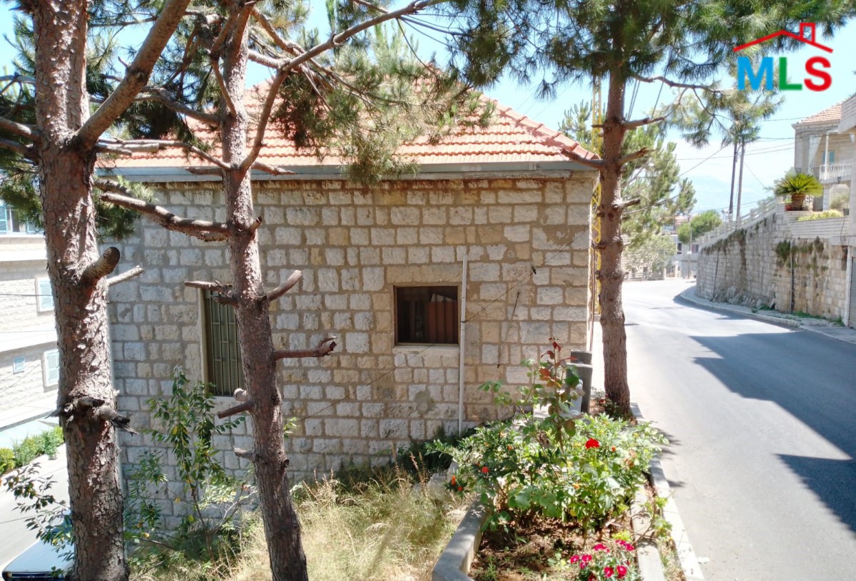 370 SQM Land With Old House for Sale in Khenchara