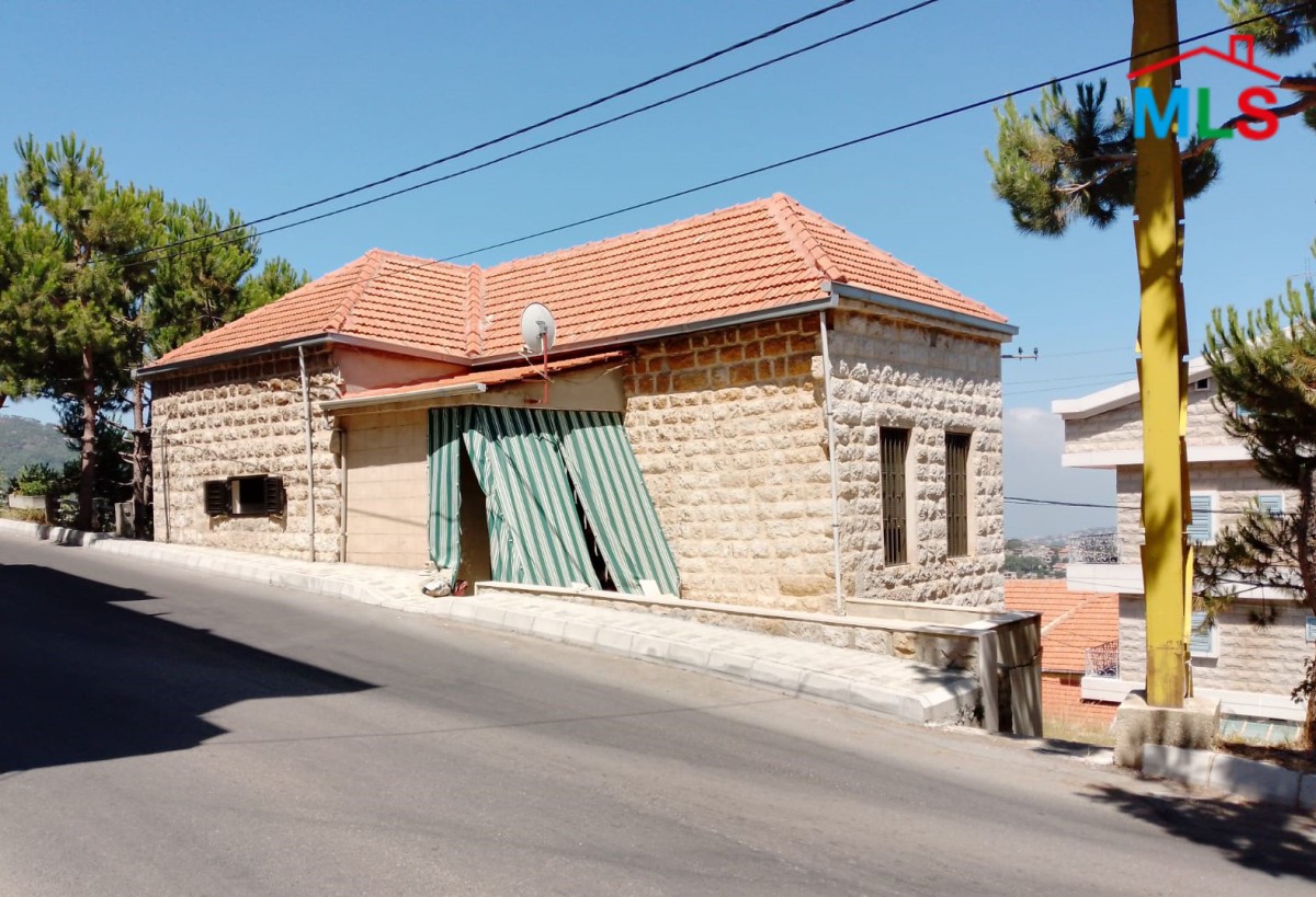 370 SQM Land With Old House for Sale in Khenchara