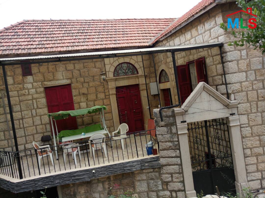 A Sublime Traditional House for Sale In Beit Chabeb