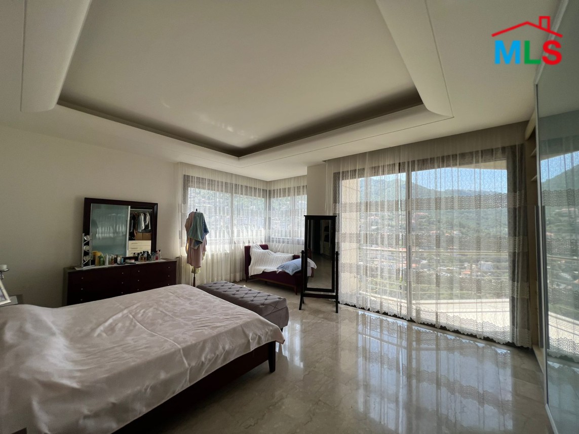 A Deluxe Apartment with an Open View For Sale In Kfarhbeib