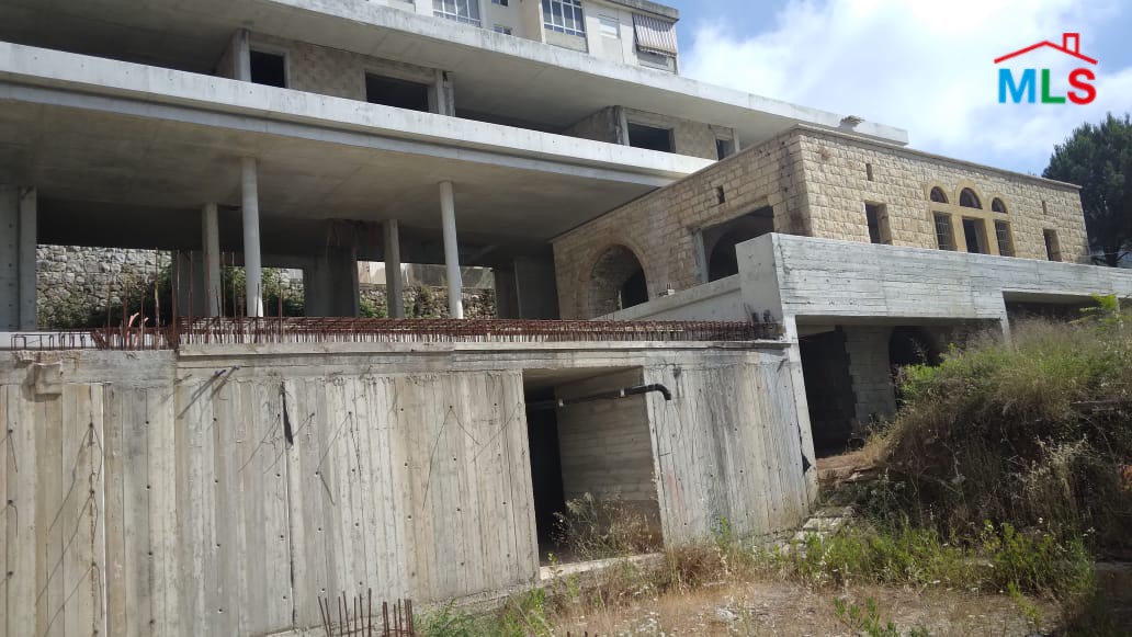 Land With Fully Renovated House for Sale In Ain Aar