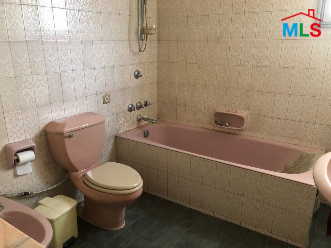 400 SQM Apartment for Sale in Badaro 24-Hour Electricity!