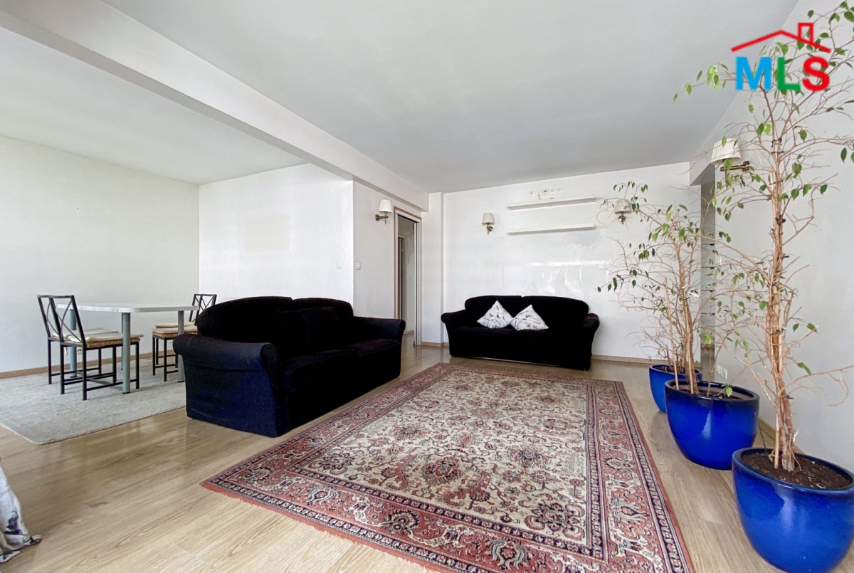Apartment For Sale in Quartier La Défense à Puteaux (92800) - 3 rooms - 100 m²