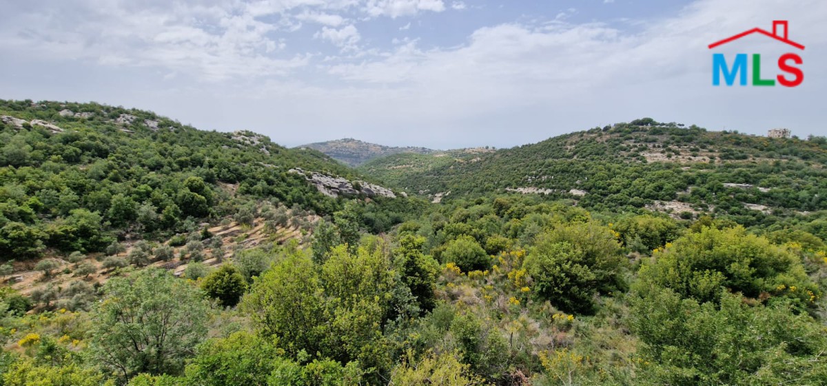 Private Villa in Hadtoun with Mountain View for Sale