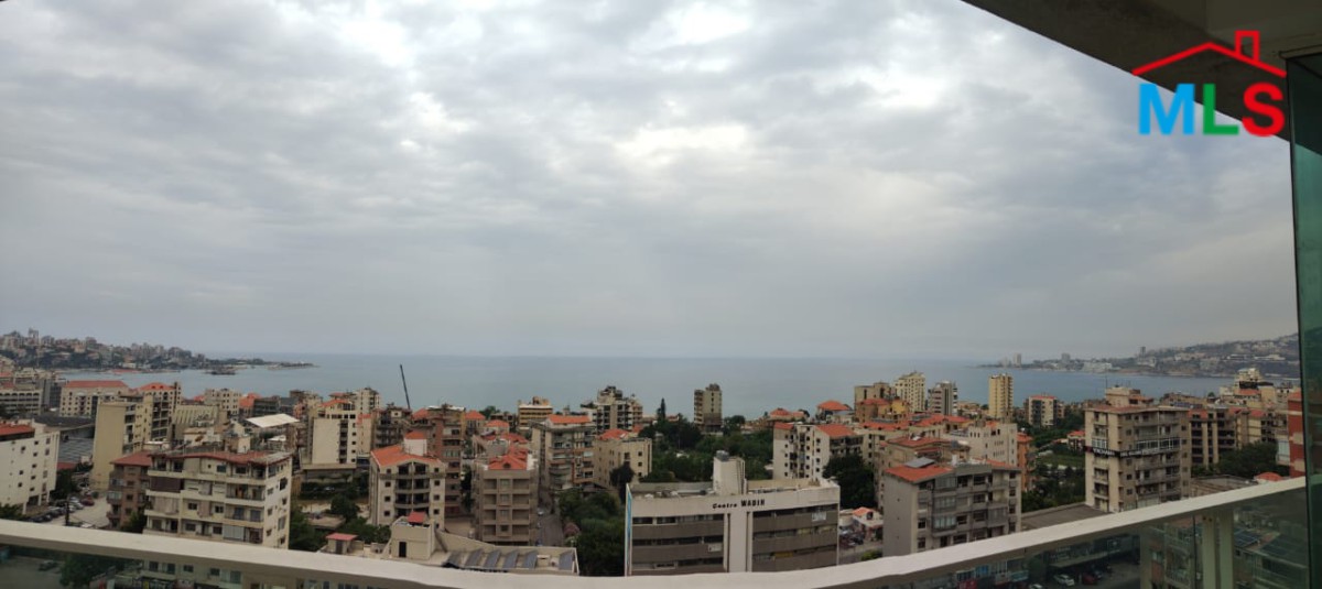 260 sqm apartment with 260 sqm roof for Sale in Jounieh