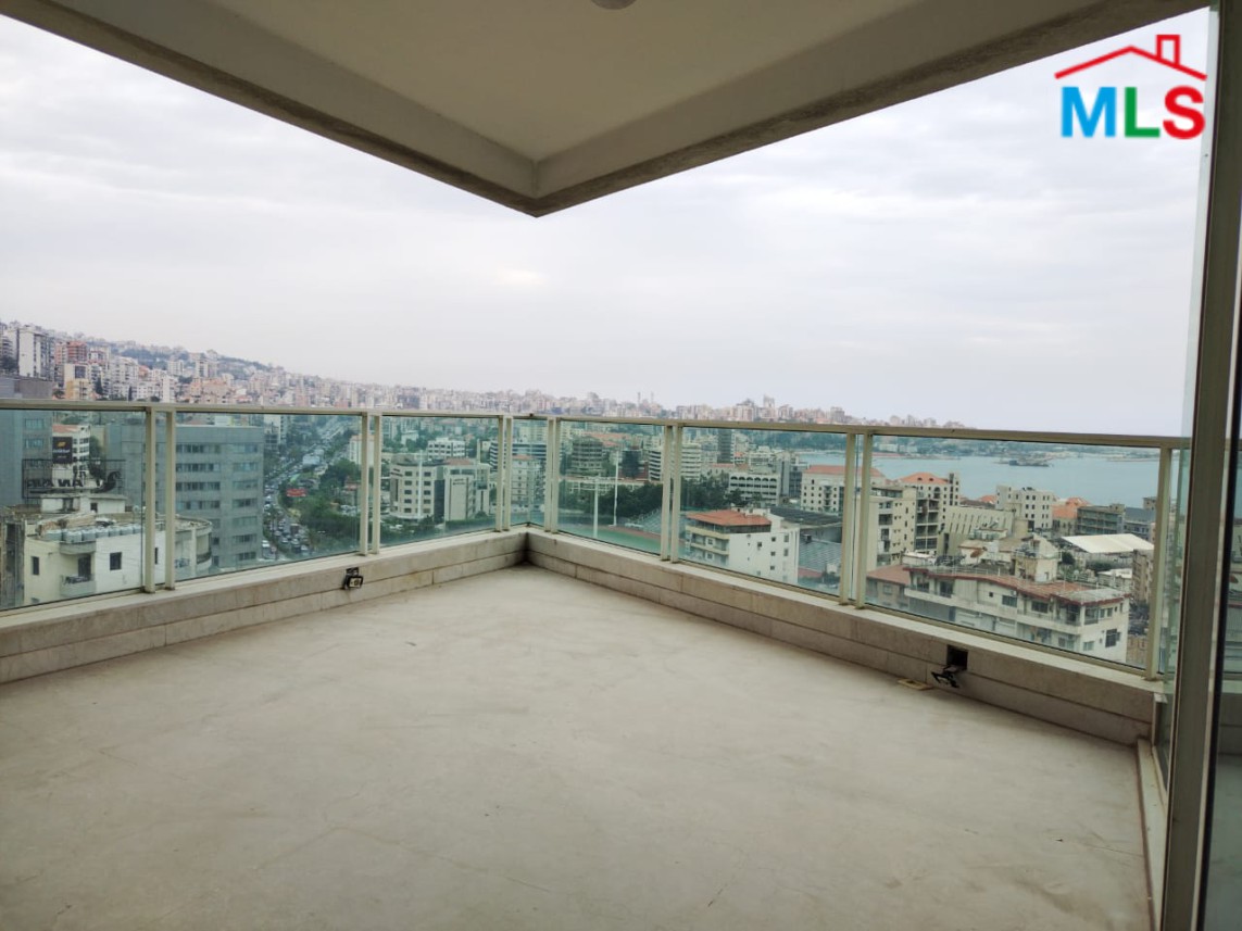 260 sqm apartment with 260 sqm roof for Sale in Jounieh