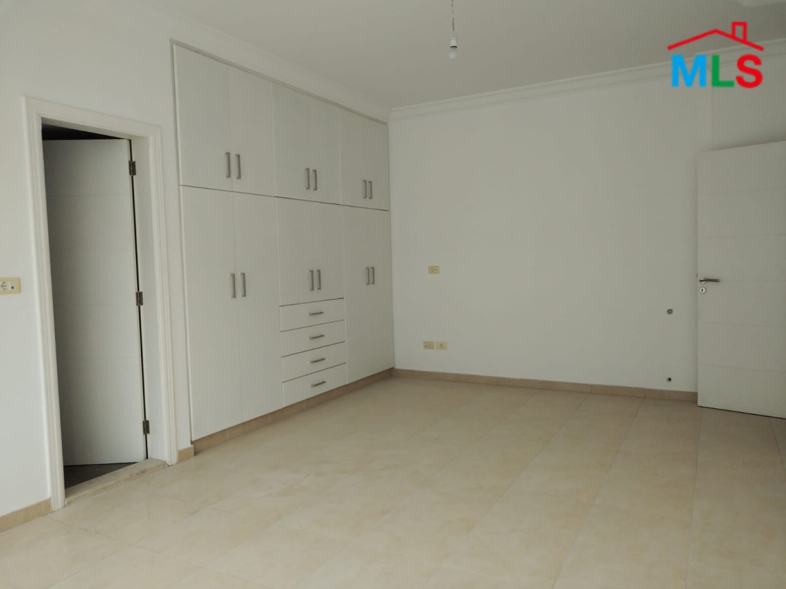 260 sqm apartment with 260 sqm roof for Sale in Jounieh