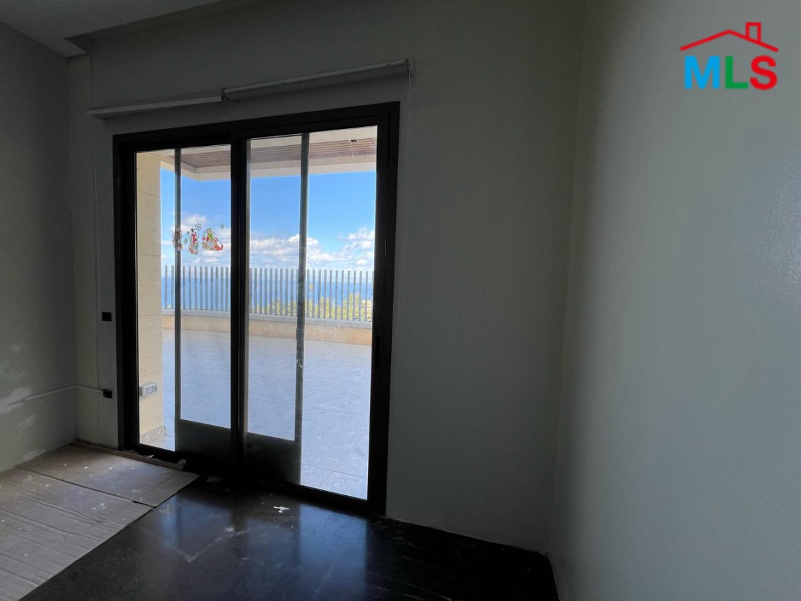 Apartment for Sale in Adma With A Lovely Garden