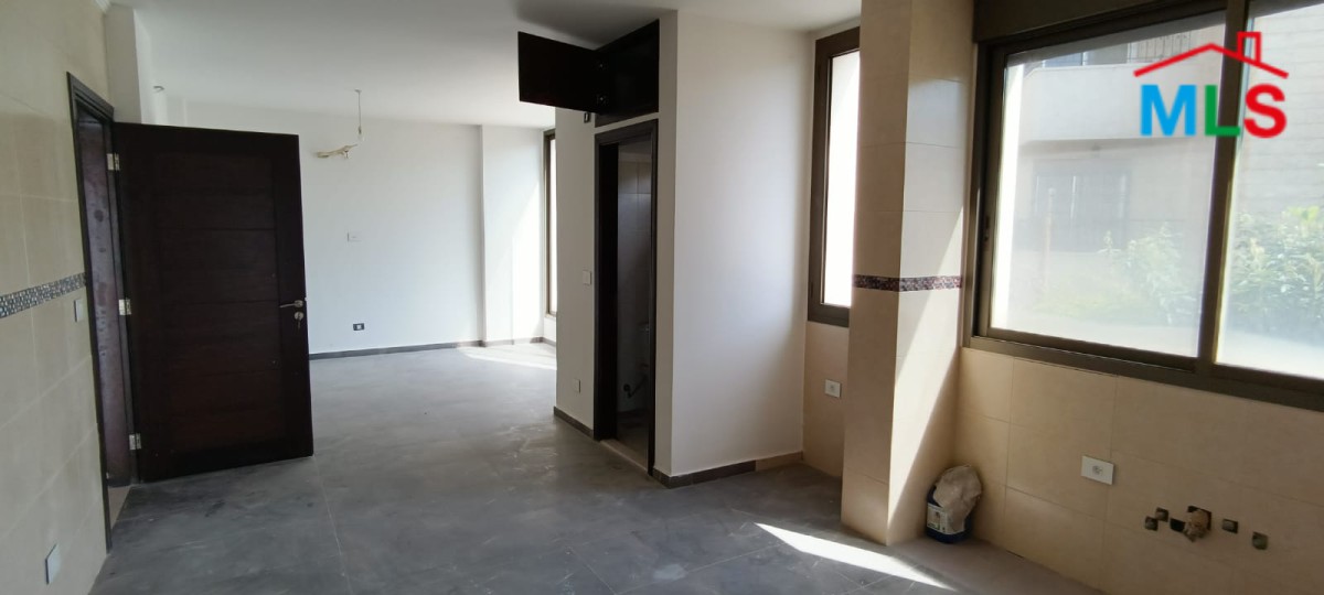 Spacious Apartment for Sale In Shayle