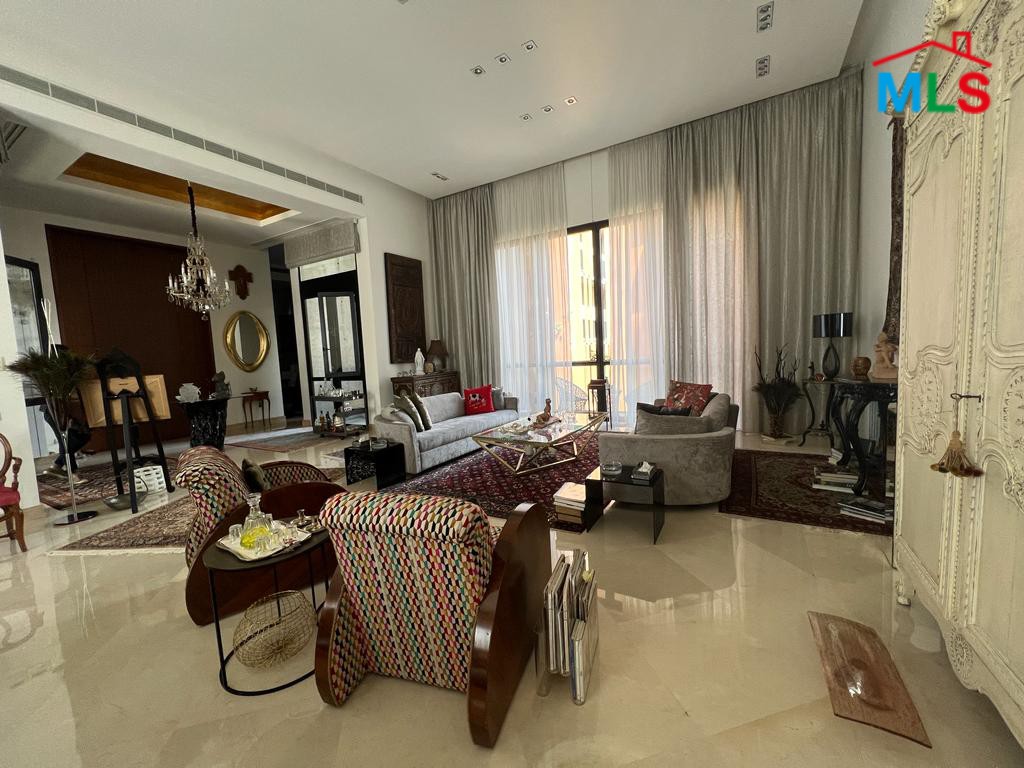 Charming Unfurnished Loft for Sale in Achrafieh, Carré D'Or