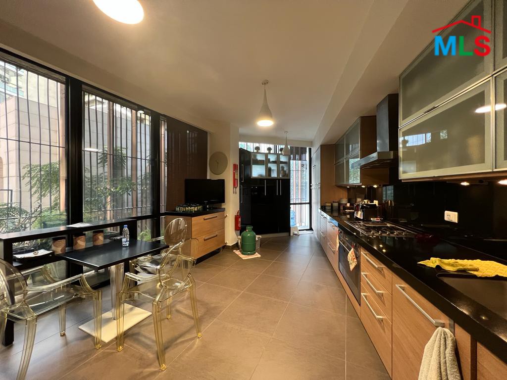 Charming Unfurnished Loft for Sale in Achrafieh, Carré D'Or