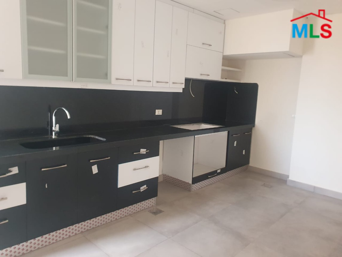 3-Bedroom Apartment with Open View for Sale in Spears, Ras Beirut