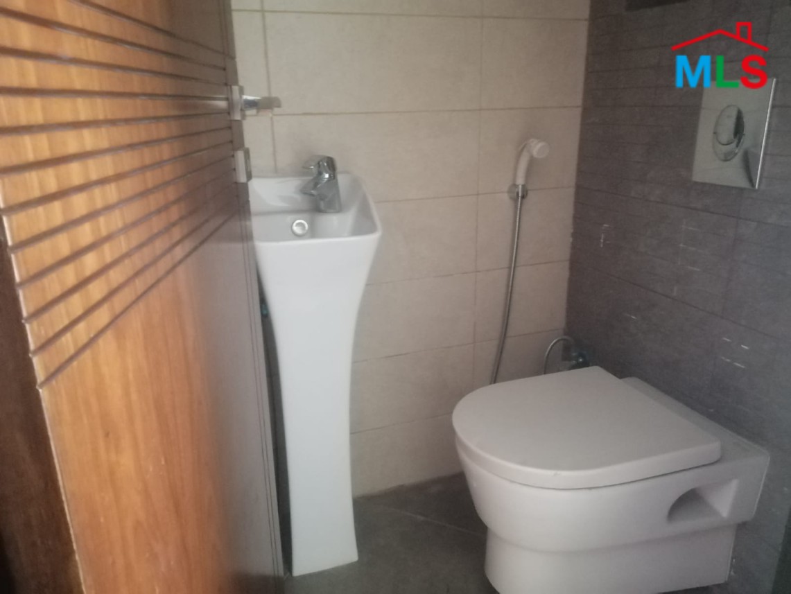 Luminous Apartment with Roof Terrace For Sale in Sioufi, Achrafieh