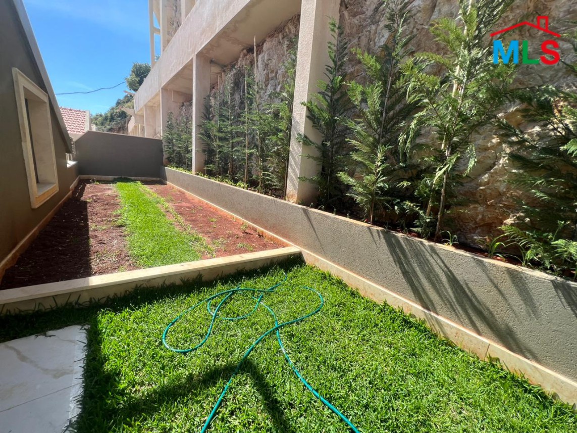 Wonderful duplex for Sale in Adma with A Garden, Terrace and a Beautiful view.