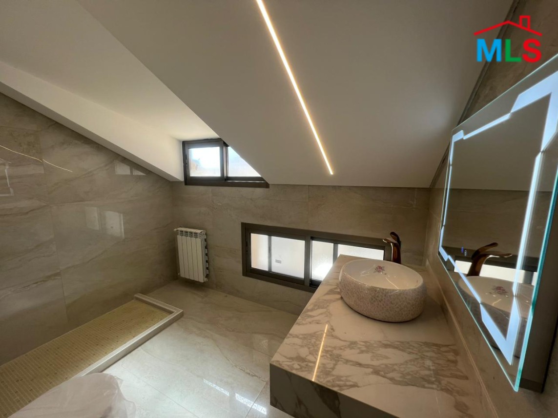 Wonderful duplex for Sale in Adma with A Garden, Terrace and a Beautiful view.