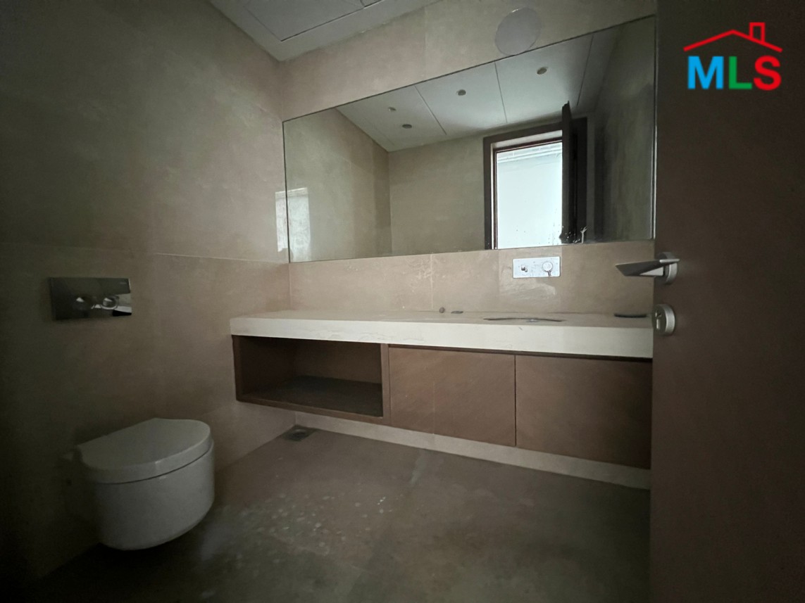Apartment with Full Sea View for Sale in Downtown