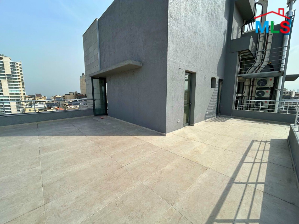Penthouse with Terraces and Amazing Sea View For Sale in Verdun