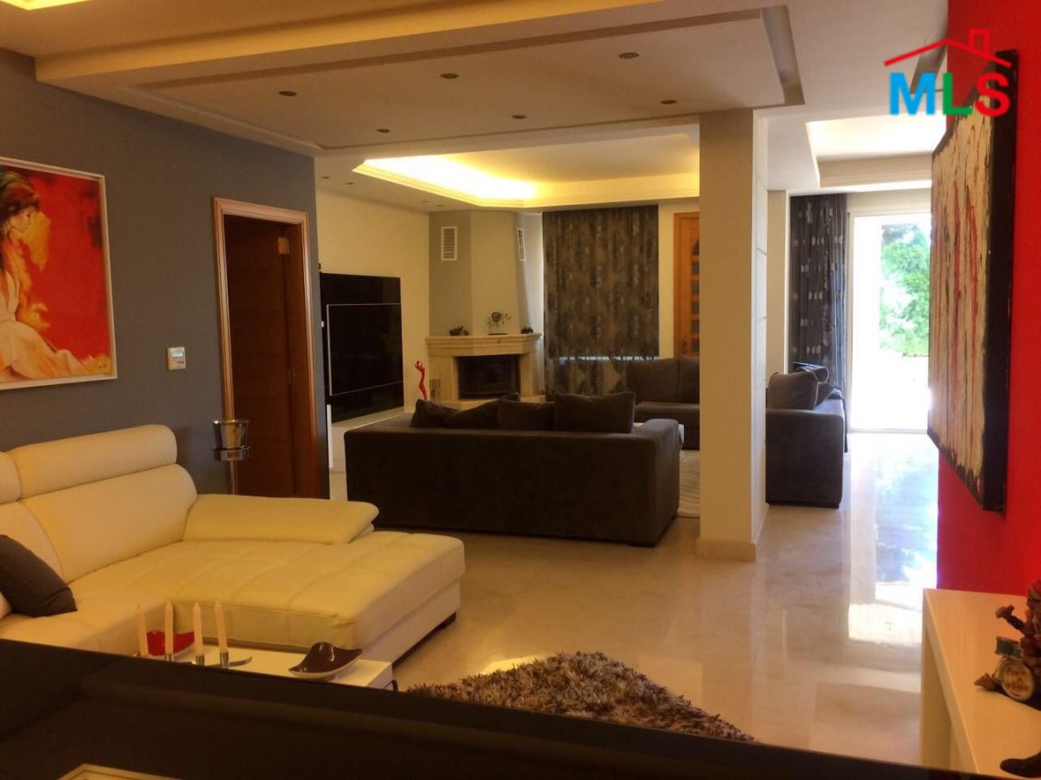 High-End Furnished Apartment with Terrace for Sale in New Shayle