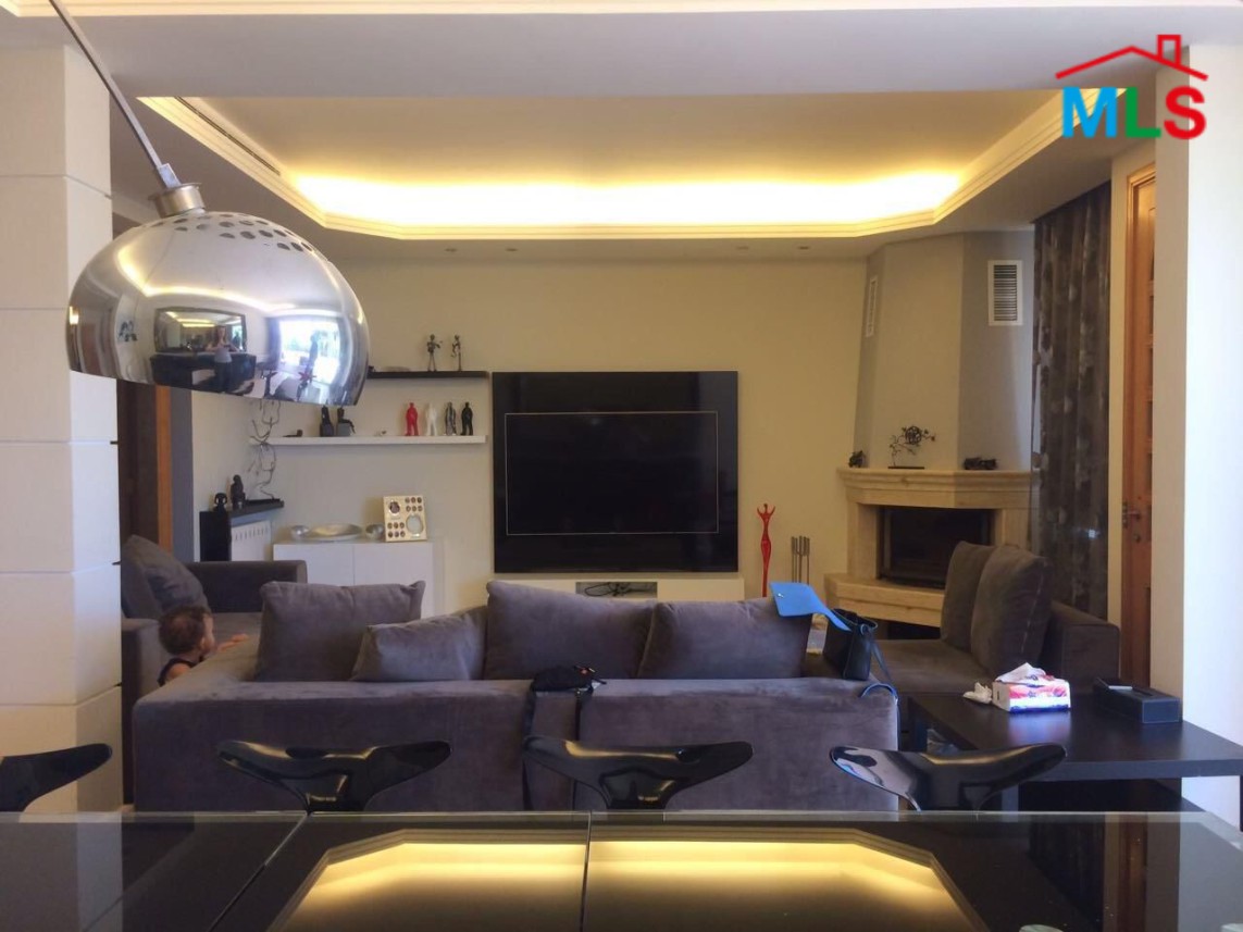 High-End Furnished Apartment with Terrace for Sale in New Shayle