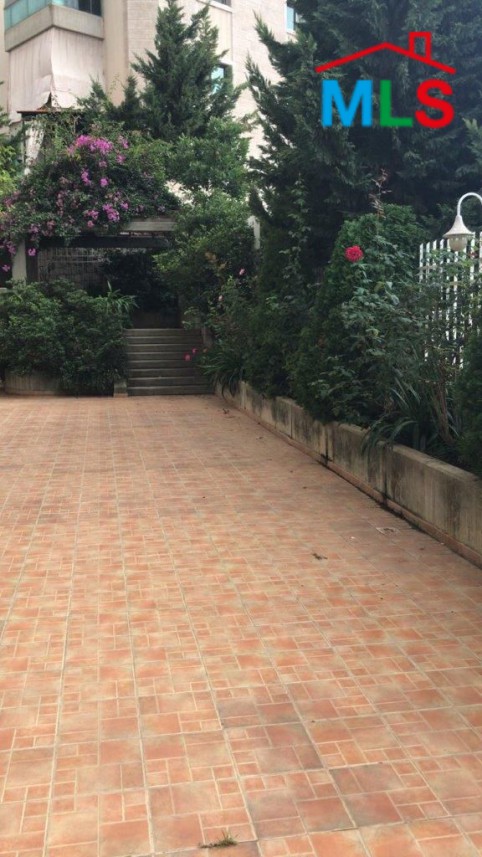 High-End Furnished Apartment with Terrace for Sale in New Shayle