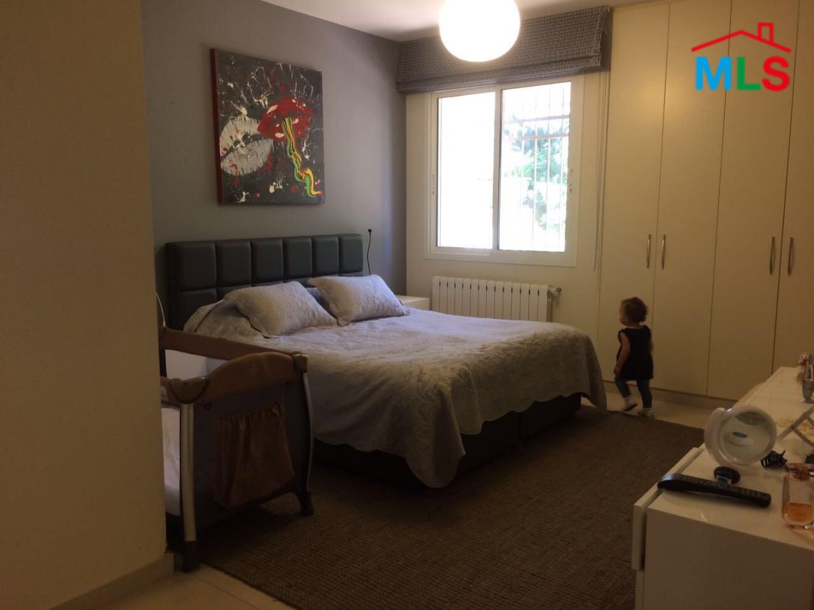 High-End Furnished Apartment with Terrace for Sale in New Shayle