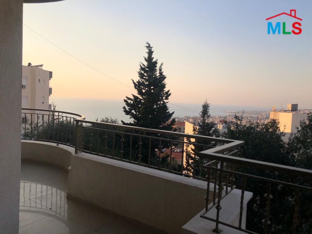 Apartment for Sale in Mastita with a Cozy Terrace