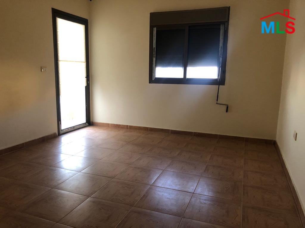 Apartment for Sale in Mastita with a Cozy Terrace