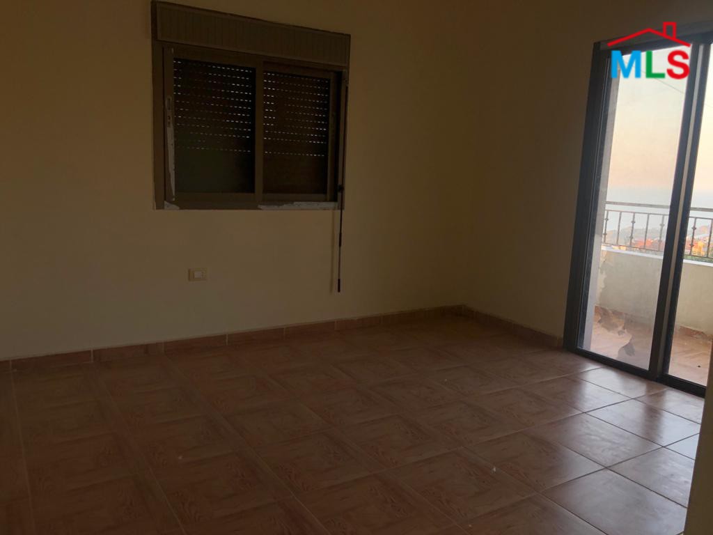 Apartment for Sale in Mastita with a Cozy Terrace