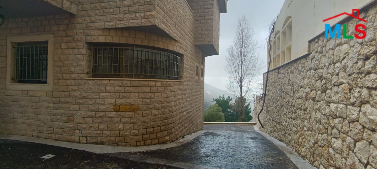 Brand New Villa in Azra for Sale