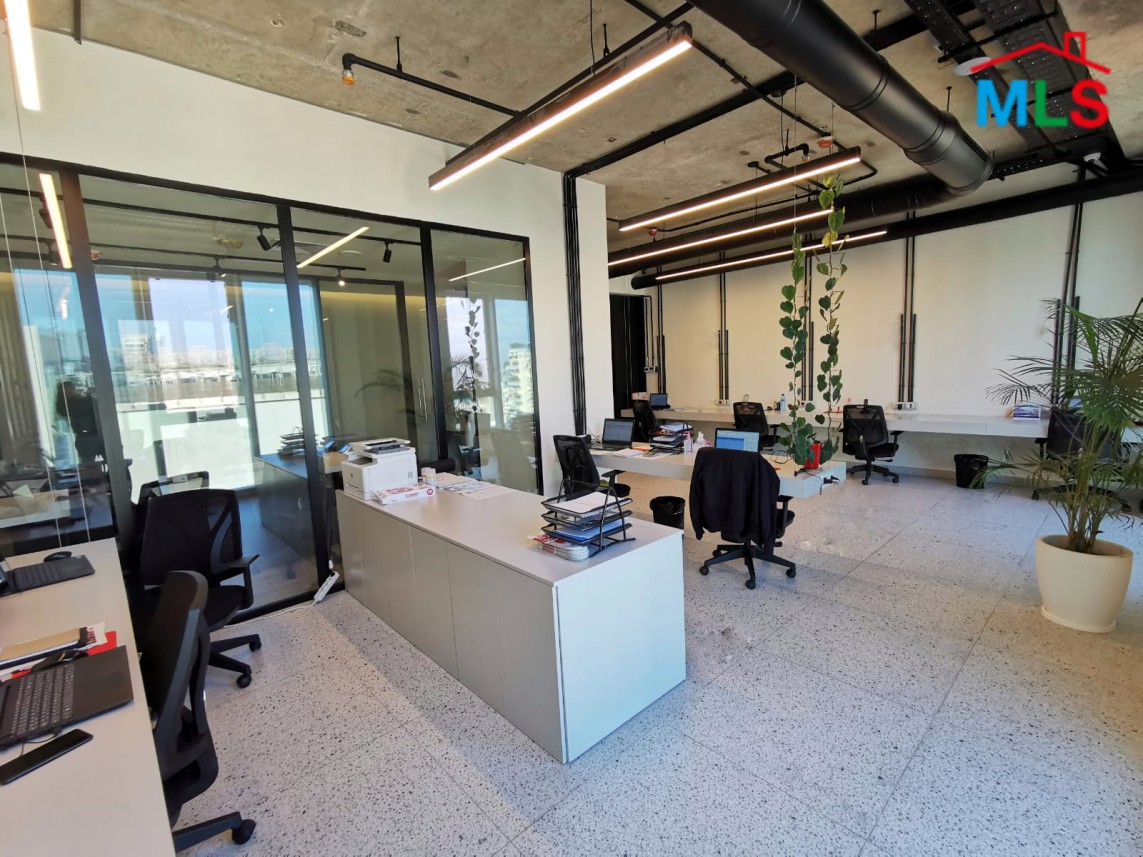 An Amazing Office For Sale in an Iconic Building in Achrafieh