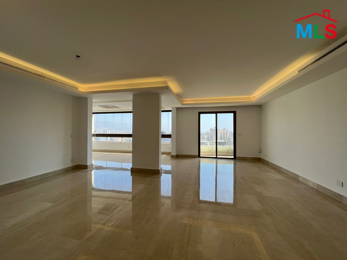 A Perfect Apartment With Open View for Sale in Achrafieh, Lycée