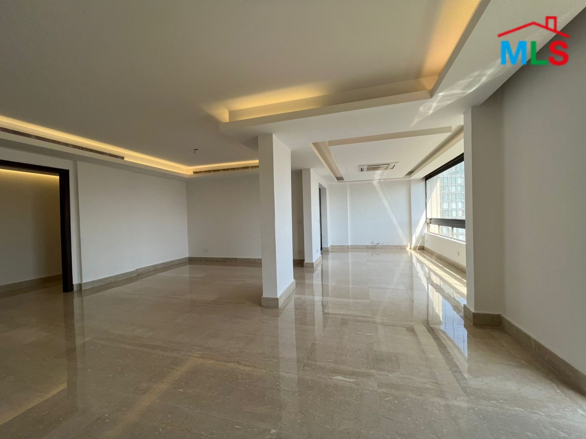 A Perfect Apartment With Open View for Sale in Achrafieh, Lycée