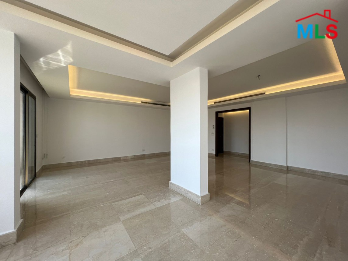 A Perfect Apartment With Open View for Sale in Achrafieh, Lycée