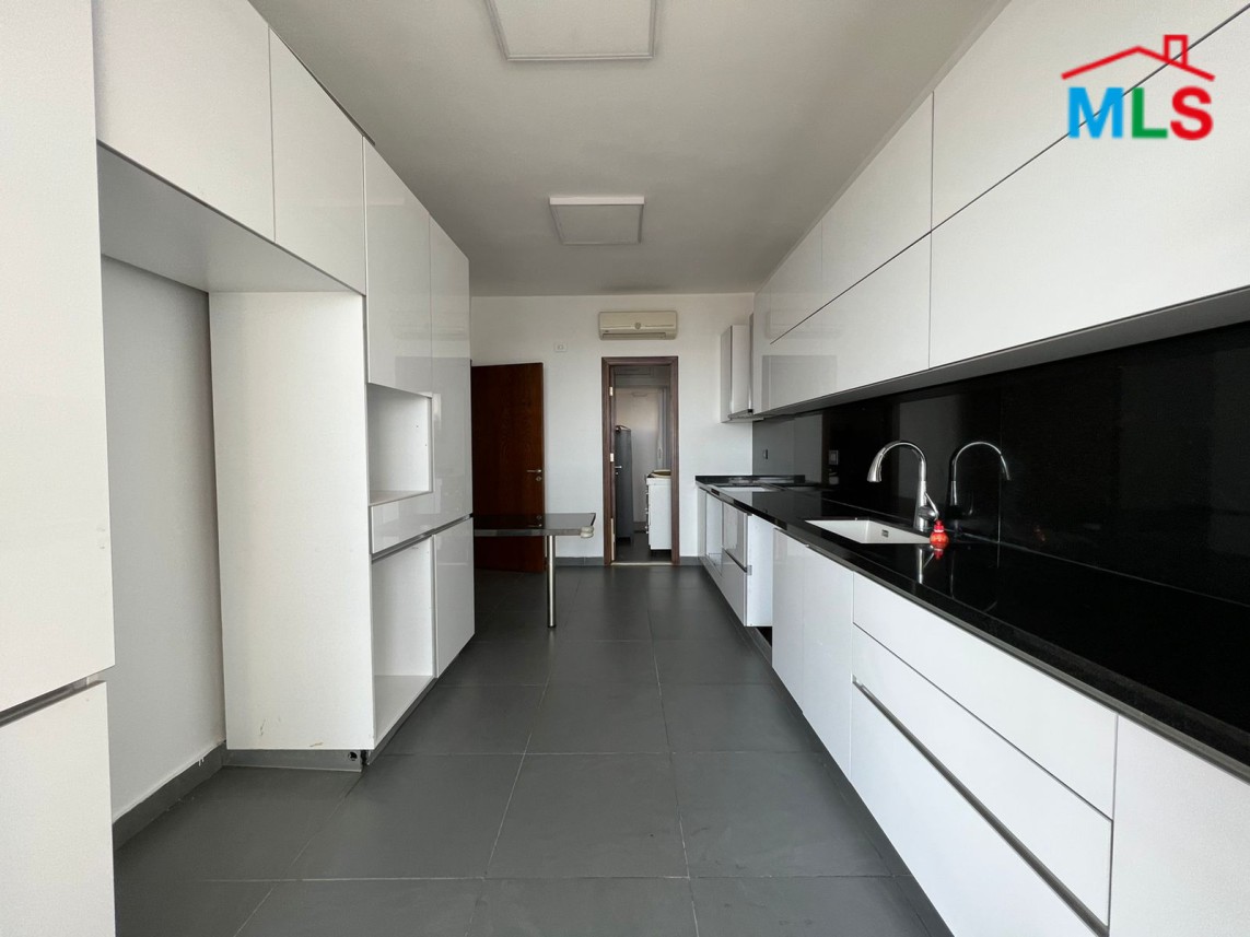 A Perfect Apartment With Open View for Sale in Achrafieh, Lycée