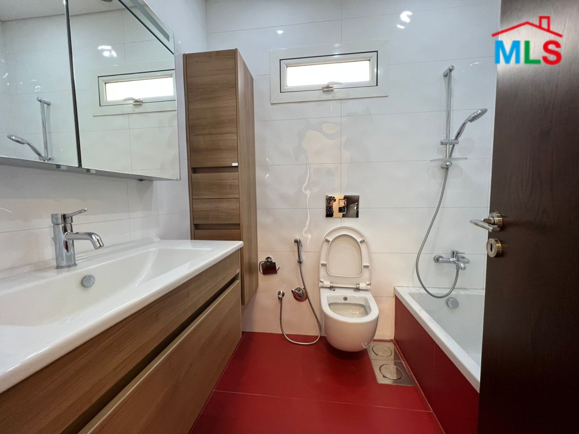 A Perfect Apartment With Open View for Sale in Achrafieh, Lycée