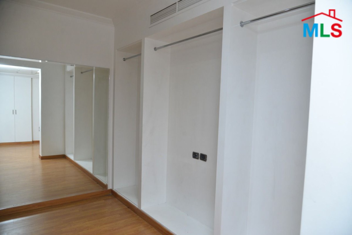 Spacious Apartment for Sale in Hamra