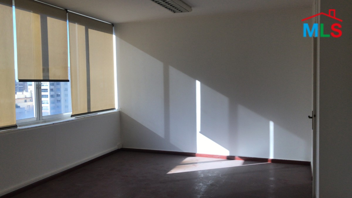 80 SQM Office for Sale in Verdun with Open View