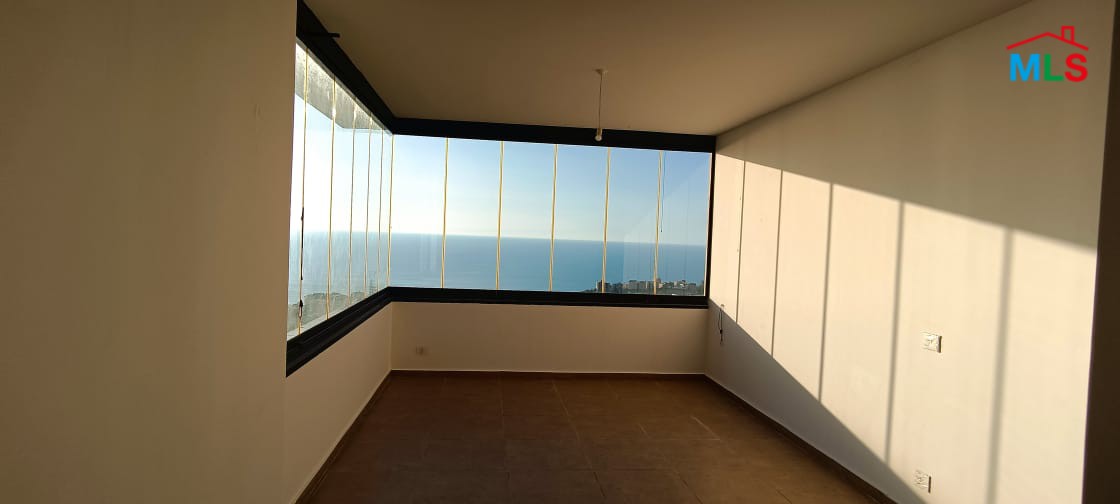 220 SQM Spacious Apartment for Sale in Maaysra