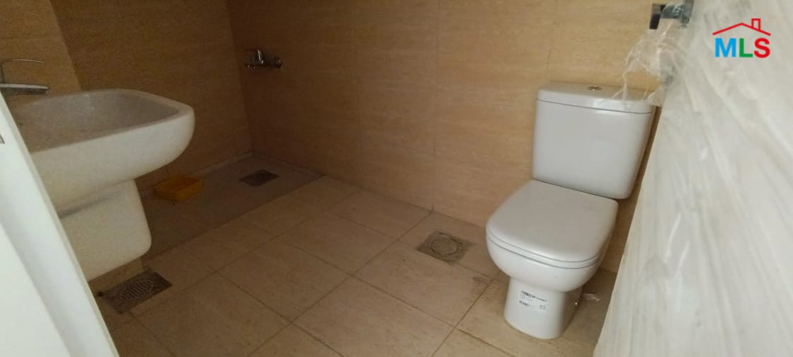 220 SQM Spacious Apartment for Sale in Maaysra