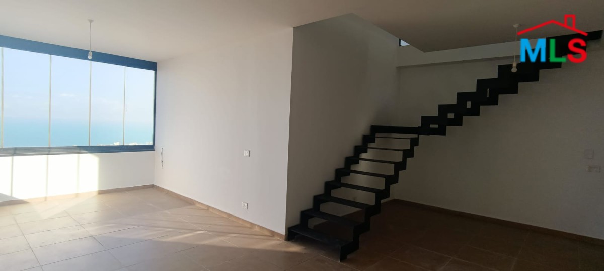 Wonderful Duplex for Sale in Maaysra with 40 sqm terrace