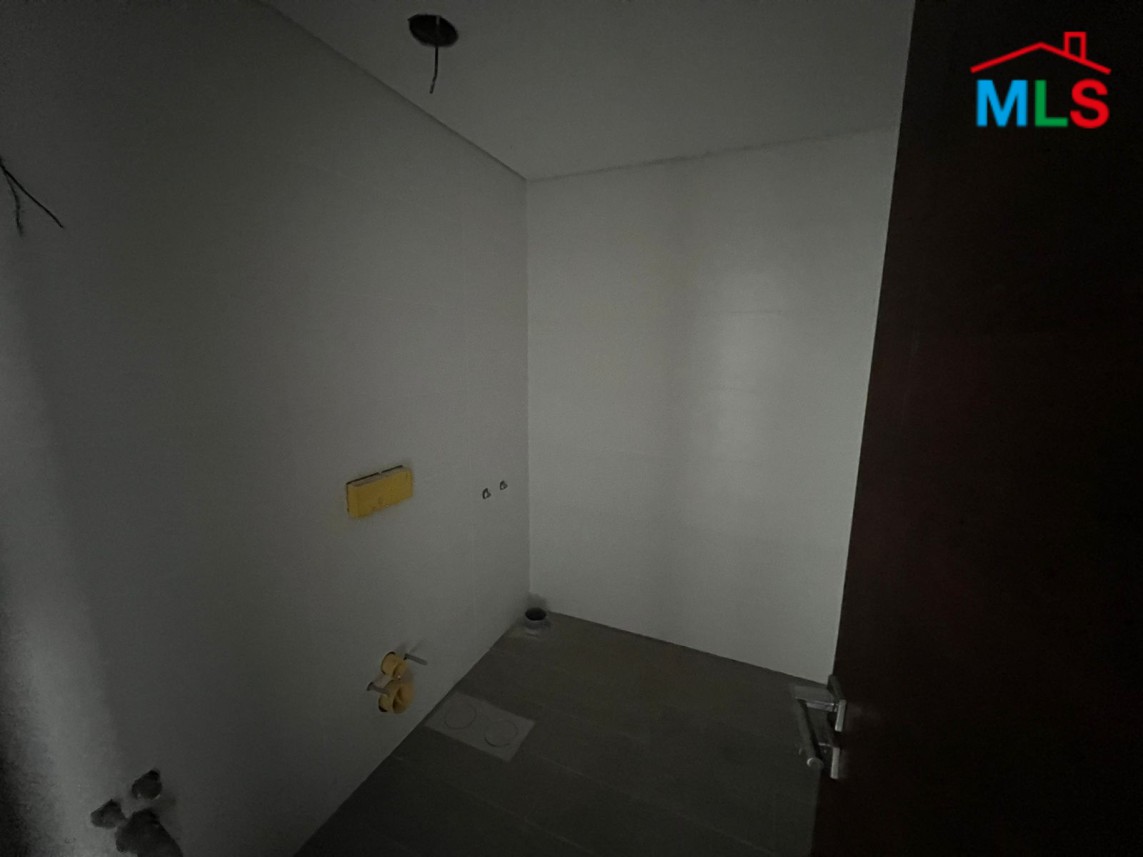 Apartment in Nahr Ibrahim for sale With a 200 sqm Terrace