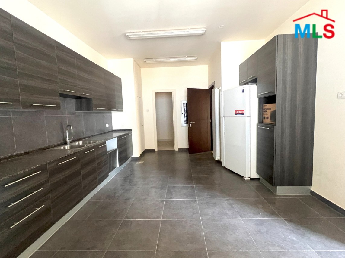 Modern & Spacious Apartment For Sale in Achrafieh, Sioufi