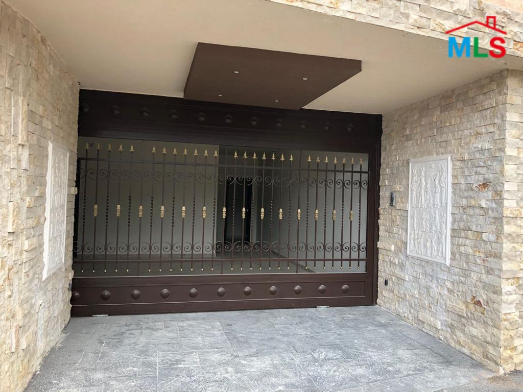 An Amazing Villa With View & Terrace For Sale In Fatqa